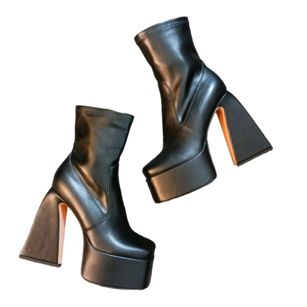 NEW Mattiventon Black Platform Boots Women's Size 8